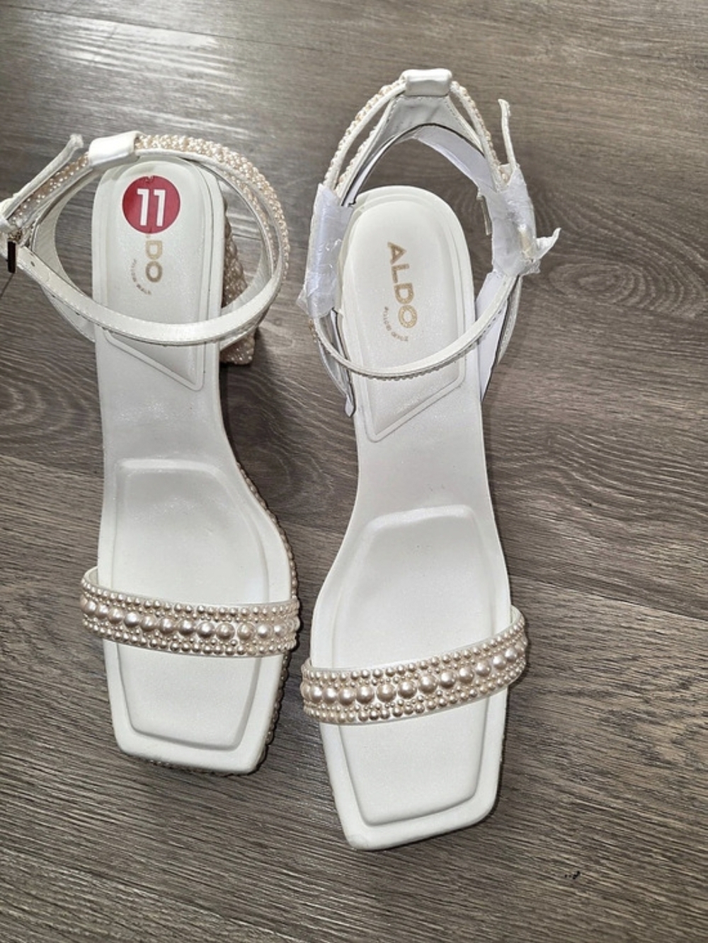 NWT ALDO Lulu Pearl Block Heel Platform Sandals – White